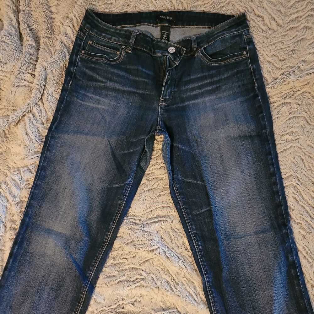 White House Black Market Dlim Crop Jean